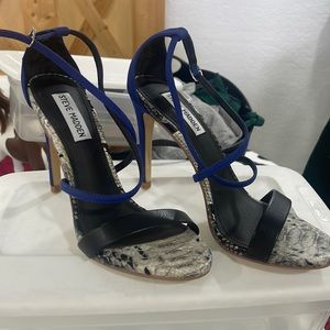 Steve Madden heel